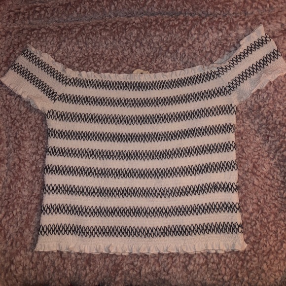 Top - Picture 2 of 2